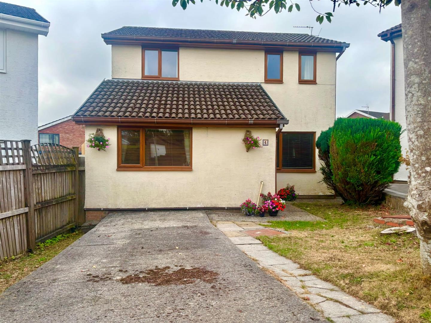 Hillside Green, Bridgend, CF31 4BE